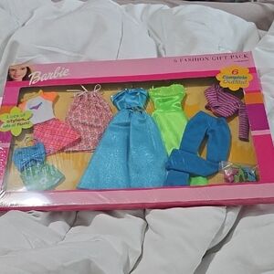 Barbie Fashion Gift Pack - Sparkling Blue and Neon Green Outfits